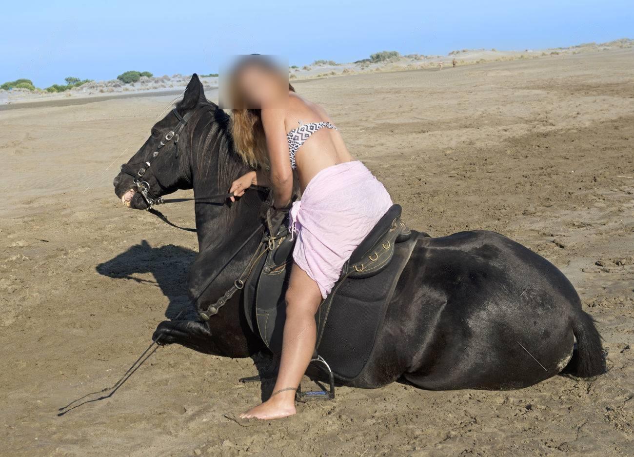 Scandale : Une femme prise en flagrant ébat avec un cheval