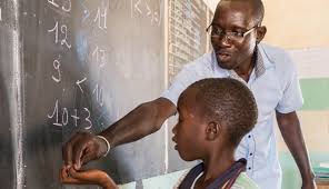 Le LYCEE FRANÇAIS DE LOME recrute