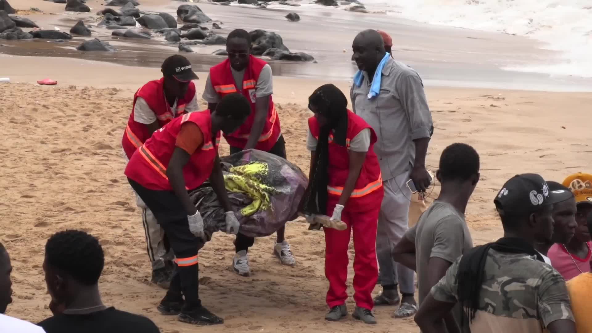 Sénégal / Emigration clandestine : Une enquête lancée après la découverte macabre d'une pirogue au large de Dakar