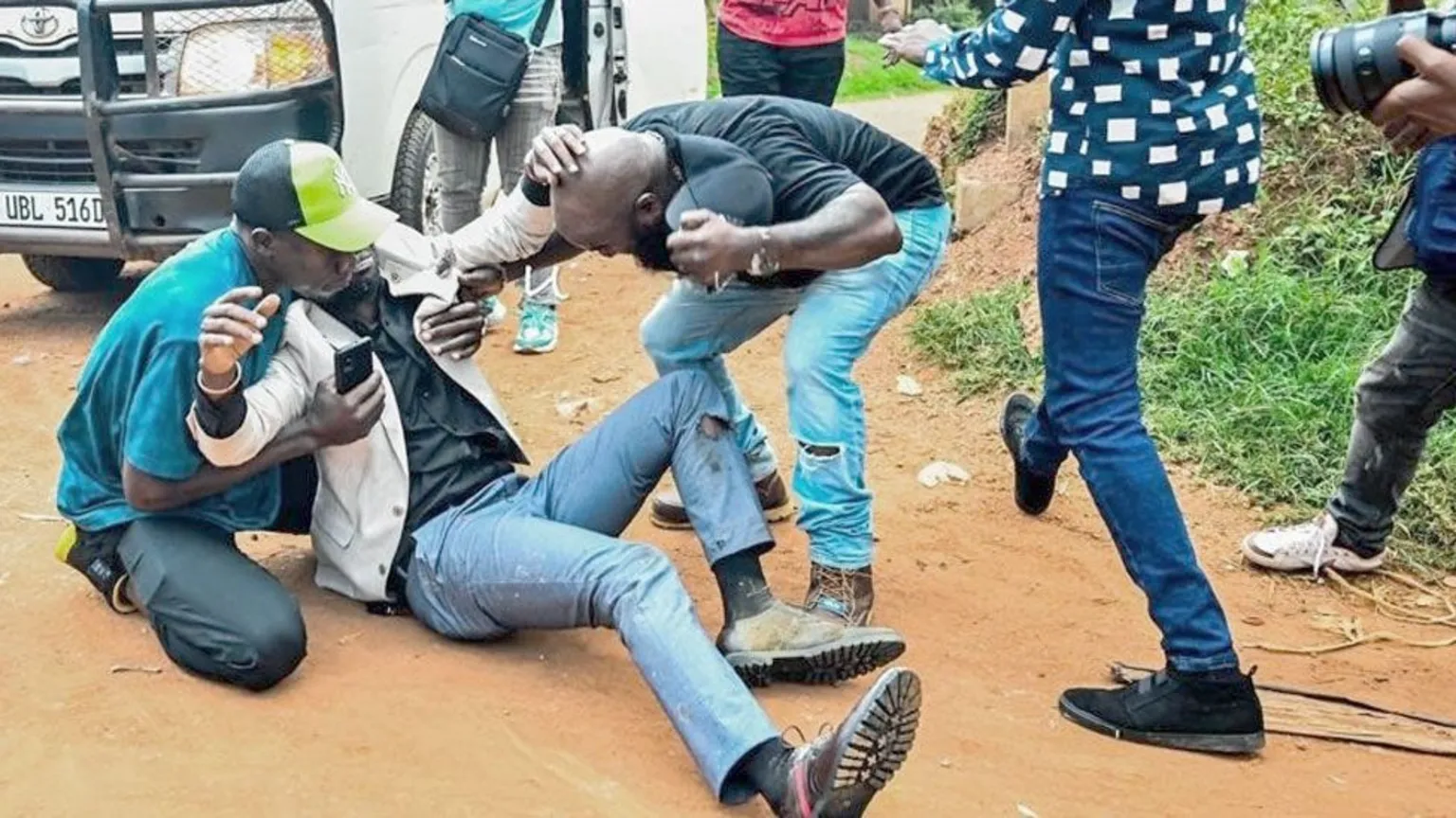 Ouganda : Le principal opposant Bobi Wine tabassé par la police