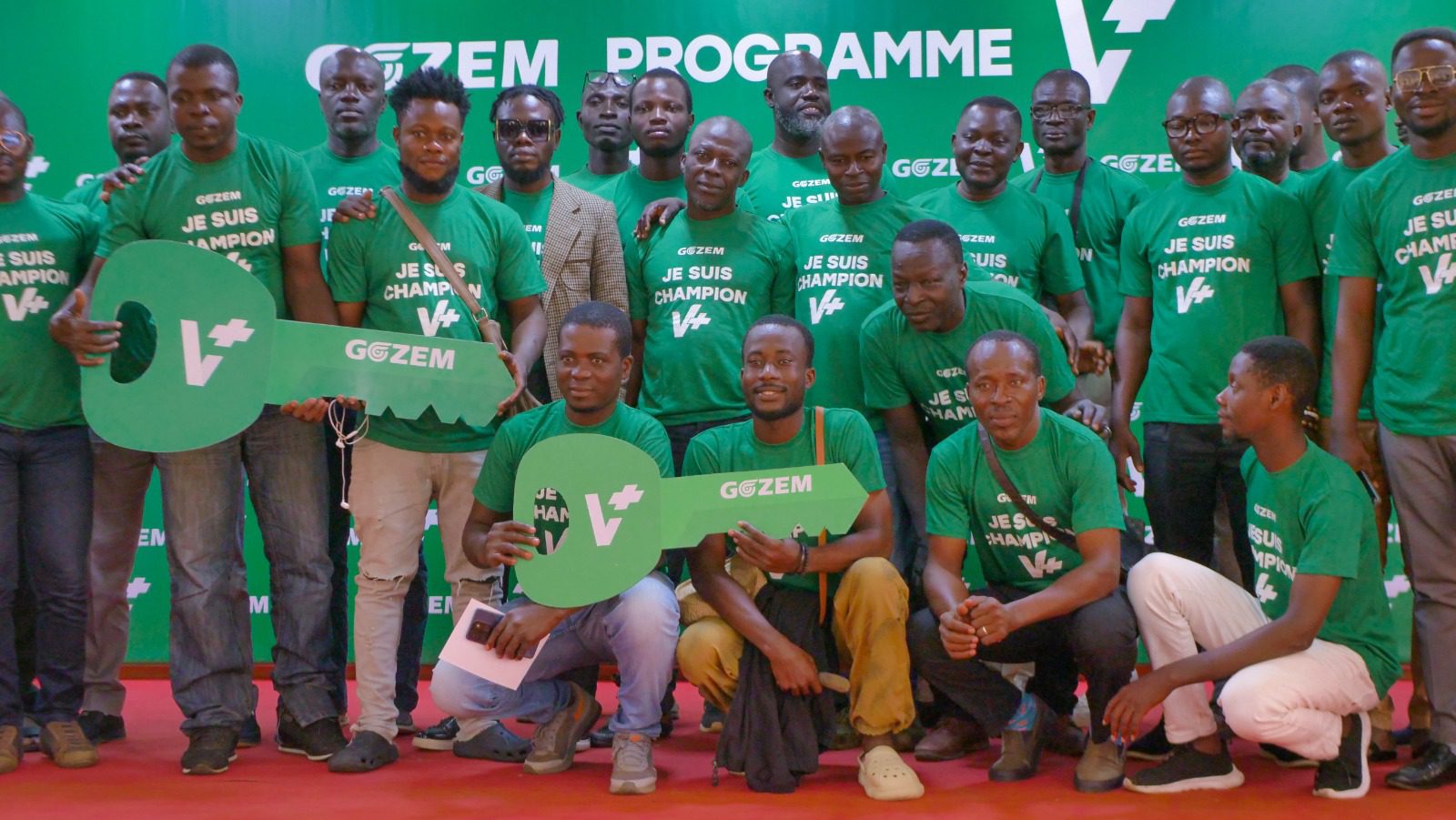 Togo : Gozem V+ célèbre 40 nouveaux propriétaires de véhicules lors d'une cérémonie mémorable à Lomé