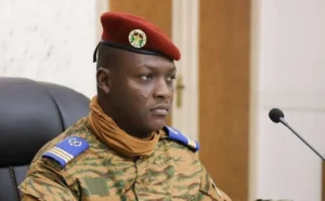 *Burkina Faso : Le président Traoré radie trois officiers de l'armée*