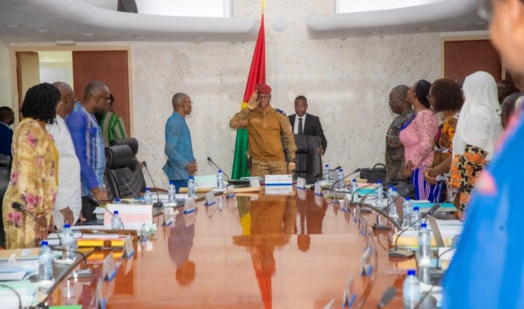 Burkina Faso : Le Parlement adopte une nouvelle devise nationale