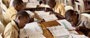 Éducation : Le Togo dévoile sa stratégie nationale pour améliorer l’accès aux manuels scolaires