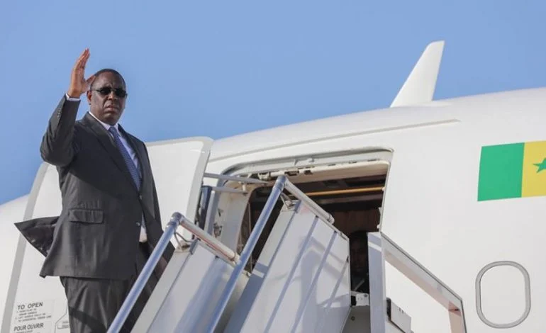 Sénégal : Macky Sall impliqué dans une altercation à bord d'un vol, une passagère arrêtée