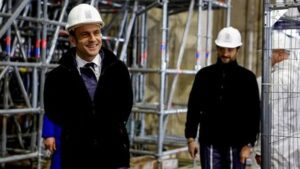 Notre-Dame de Paris : Emmanuel Macron découvre la cathédrale rénovée cinq ans après l'incendie (vidéo)