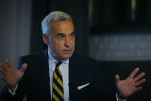 Présidentielle en Roumanie : Le candidat indépendant Calin Georgescu prend la tête au premier tour