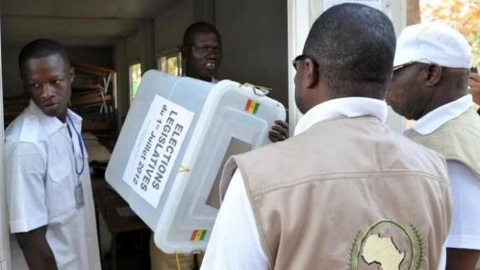 Législatives au Sénégal : À quelques jours du scrutin, deux candidats jettent l'éponge
