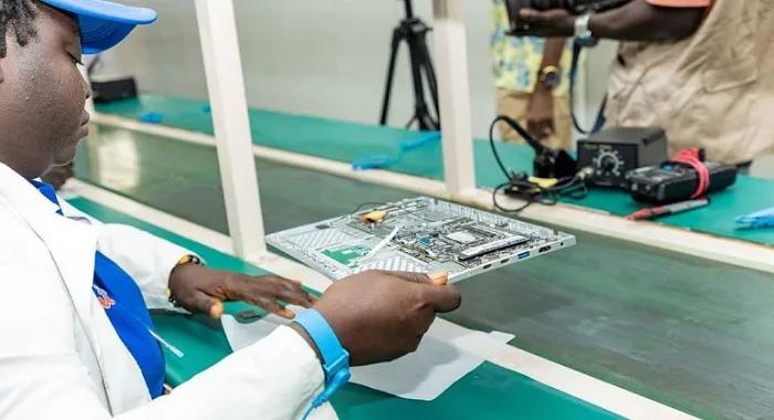 Technologie : La Guinée lance sa production d'ordinateurs