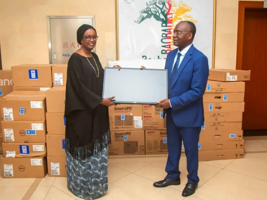 Impact Communautaire 2030 : Le PNUD soutient le Togo avec un don de matériel informatique