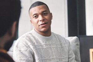 Kylian Mbappé : Voici le prix exorbitant de son pull dans l'émission "Clique"