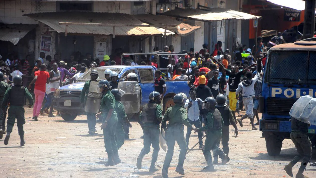 Tensions en Guinée : Une manifestation des enseignants dégénère à Conakry