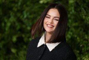 Etats-Unis : Selena Gomez annonce ses fiançailles (photos)