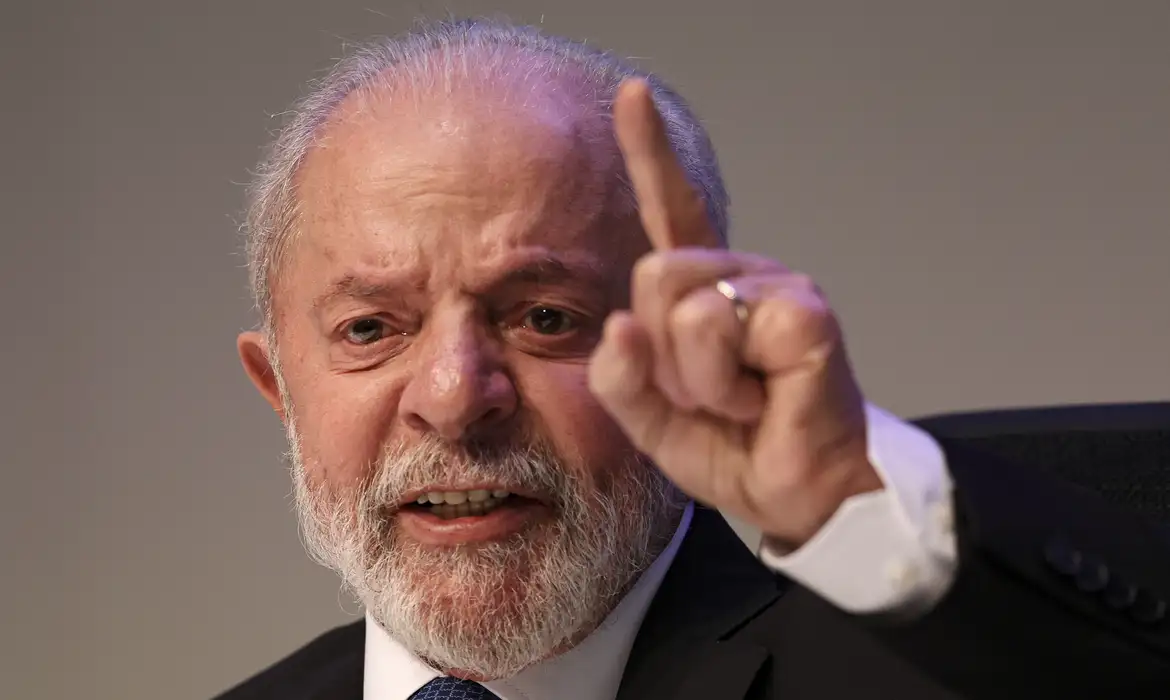 Brésil : Le président Lula da Silva placé en soins intensifs