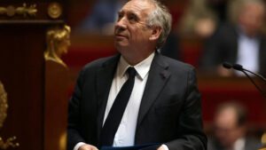 France : Première victoire politique pour le gouvernement Bayrou
