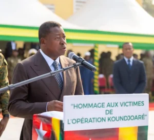 Togo : Faure Gnassingbé rend hommage aux héros tombés lors de l'opération Koundjoaré (PHOTOS)