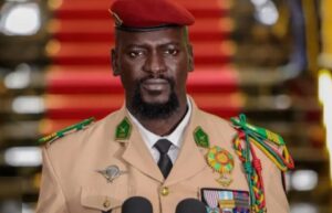 Guinée : 54 partis politiques suspendus avant les élections
