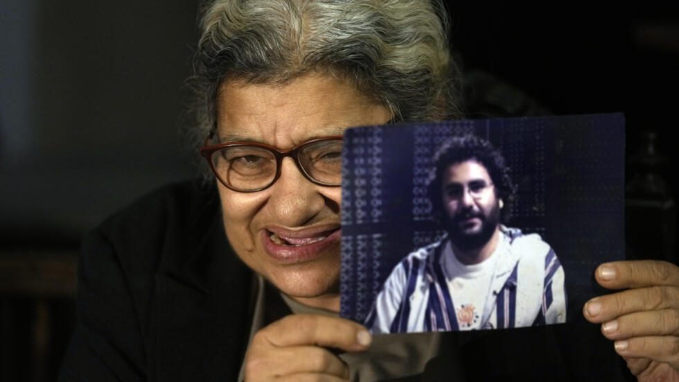 Egypte : La mère de l'activiste Alaa Abdel Fattah poursuit sa grève de faim