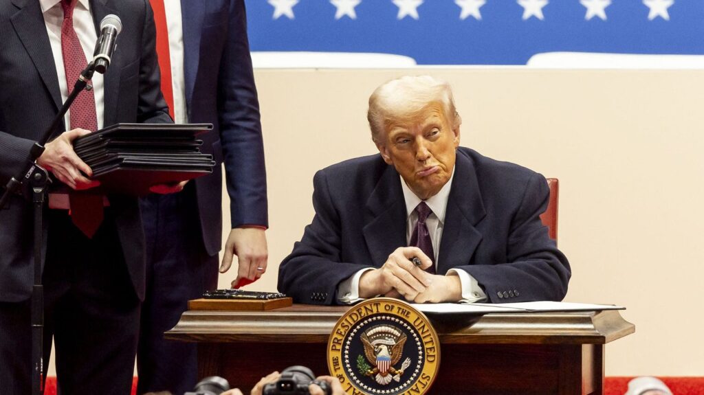 Etats-Unis : Trump annonce des licenciements massifs à la Maison Blanche