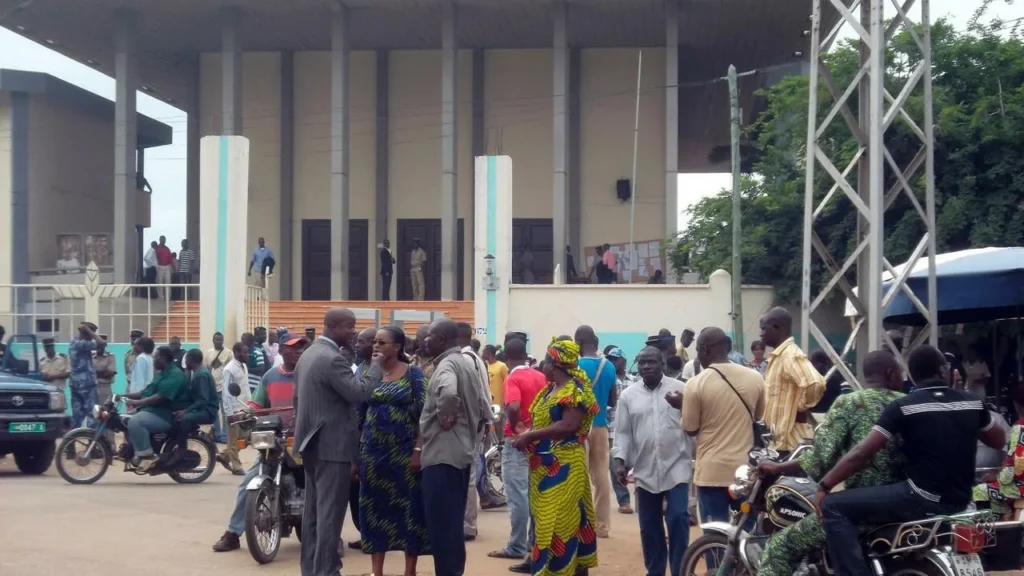 Incendie au tribunal de Lomé : Une catastrophe évitée, que s'est-il réellement passé ?