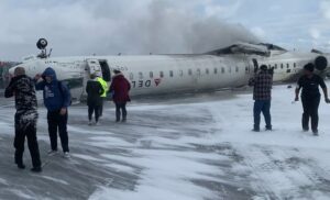 Canada : Un avion s'écrase à l'aéroport de Toronto, Plusieurs blessés signalés (vidéo)