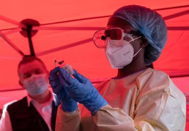 Ebola : L’Ouganda démarre un essai clinique du vaccin face à la nouvelle souche