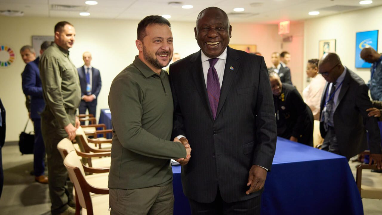 Guerre en Ukraine : Cyril Ramaphosa invite officiellement Zelensky en Afrique du Sud