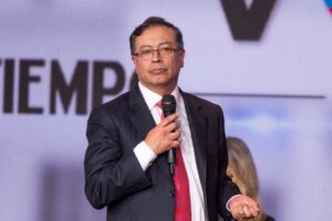 Colombie : le président Petro exige la démission de tous ses ministres