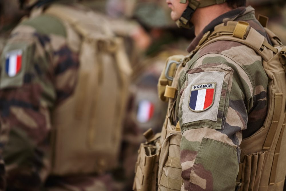 La France va désormais fabriquer ses uniformes militaires dans ce pays africain