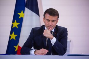 Guerre en Ukraine : "Poutine veut la guerre" prévient Macron