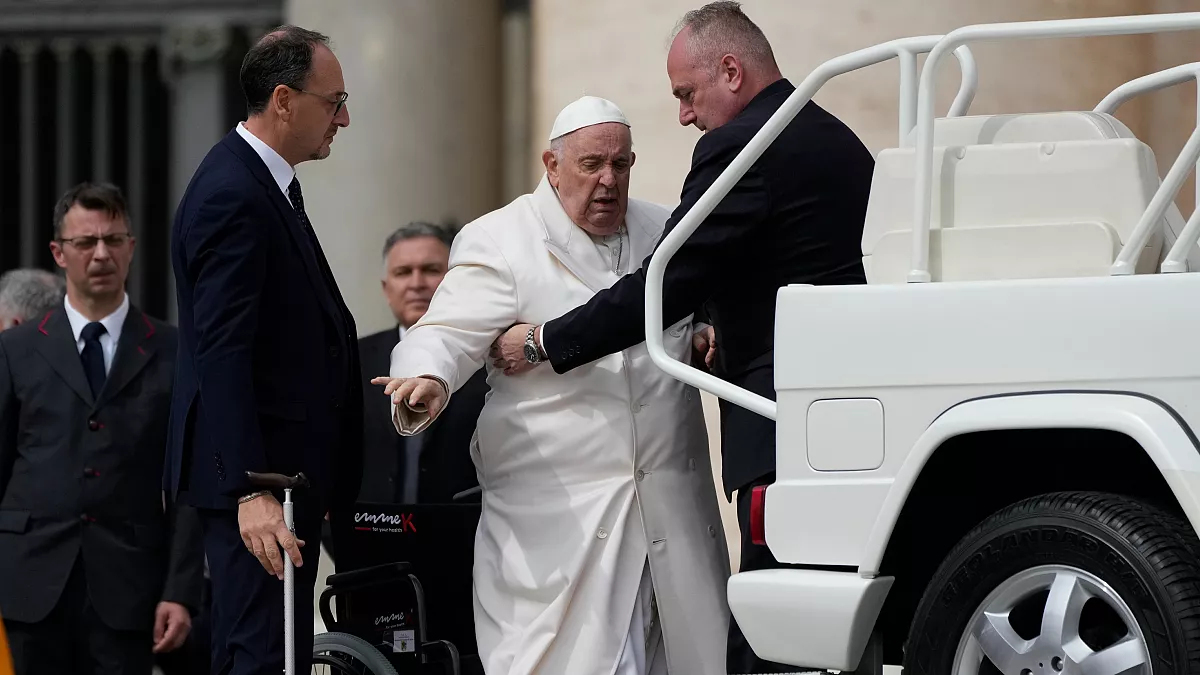 Rome : Le pape François placé à nouveau sous assistance respiratoire