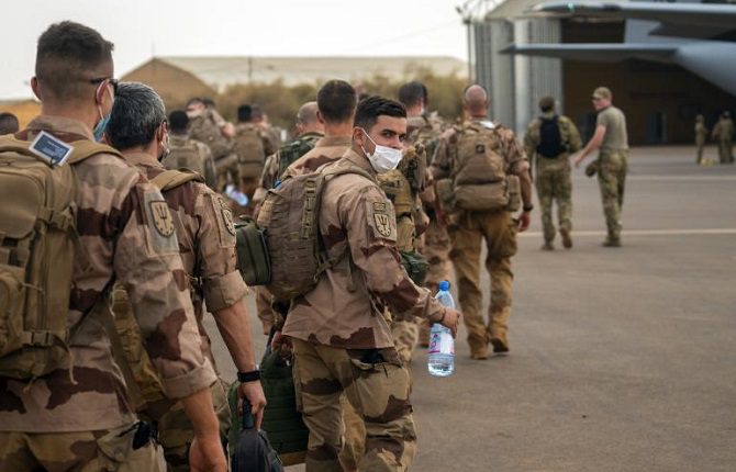 Le Sénégal prend possession de bases militaires françaises