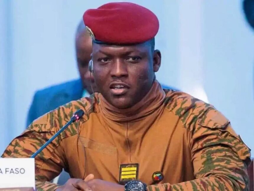 Burkina Faso : Vers une allocation de 100 000 FCFA pour les étudiants ?