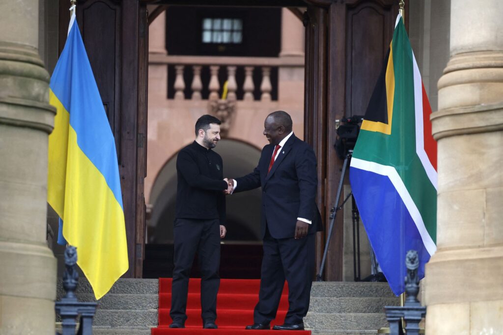 Volodymyr Zelensky : Que fait le président ukrainien en Afrique du Sud ?