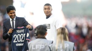 Guerre Mbappé-PSG : L'attaquant fait saisir 55 millions sur les comptes du club français