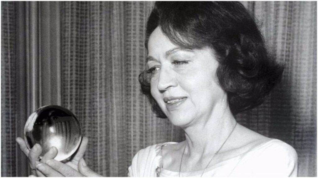 La femme qui avait prédit l'assassinat du président américain John Kennedy annonce un événement terrifiant pour 2025