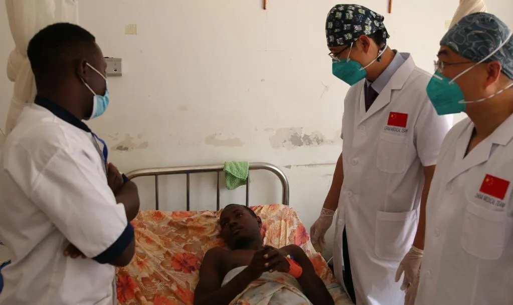 Togo : La Chine apporte des soins vitaux à 400 orphelins