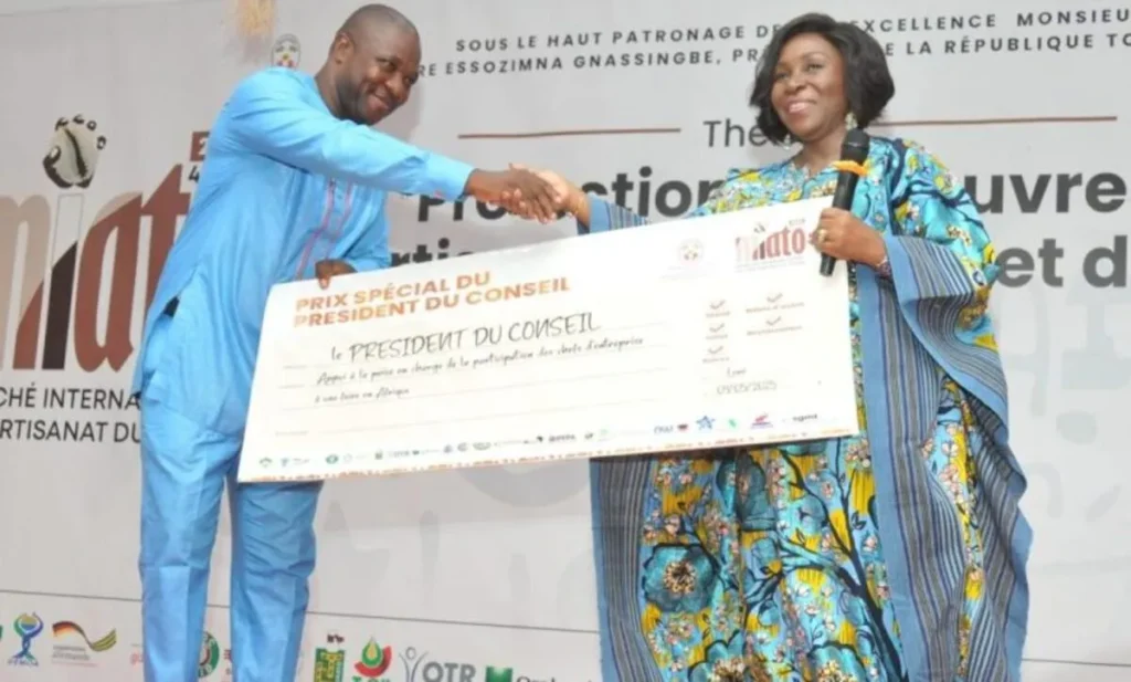 Togo/ MIATO 2025 : Le Président du Conseil offre des prix aux artisans