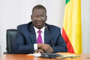 Bénin : Deux hauts fonctionnaires et un politicien inculpés pour corruption