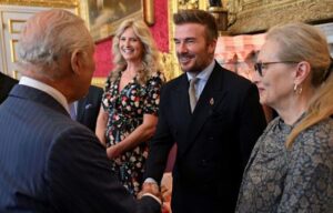 "Je suis extrêmement fier", David Beckham anobli par le roi Charles