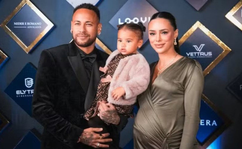 Video : Mavie, la fille de Neymar, accorde sa première interview à 1 an