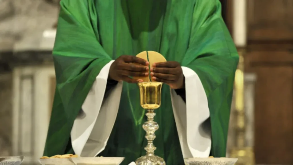 Des prêtres catholiques du Togo mènent une mobilisation spirituelle avant les manifestations