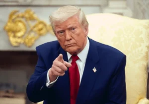 Photo : La Maison Blanche dévoile un nouveau portrait officiel de Trump
