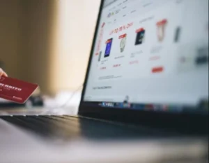 Togo : l'INAM et la CNSS lancent une nouvelle plateforme en ligne