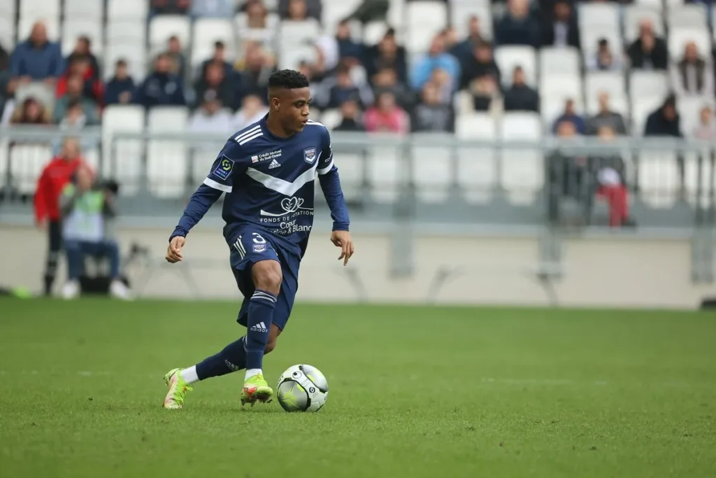 Thibault Klidje : Hibernian bat un record de transferts en recrutant l'international togolais