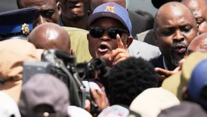 Afrique du Sud : le ministre de la Police suspendu