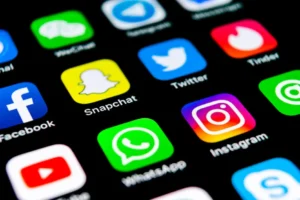 Togo : Vers une réglementation stricte des réseaux sociaux