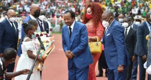 "Papi faut laisser", la candidature de Paul Biya pour un 8e mandat fait grincer les dents
