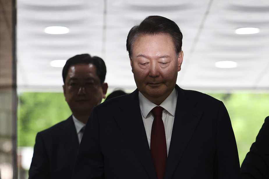 Corée du Sud : l’ex-président Yoon Suk Yeol inculpé pour abus de pouvoir et falsification