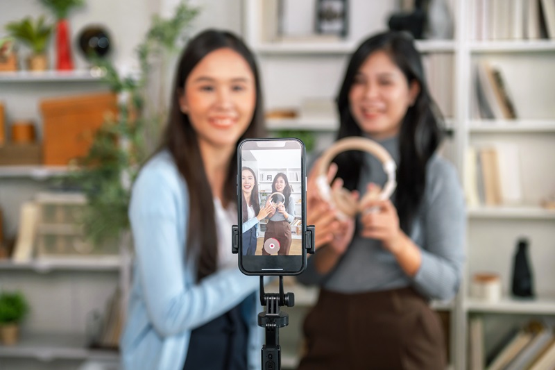 Une entreprise recrute deux animatrices de live tiktok (COMPTE FOURNI)